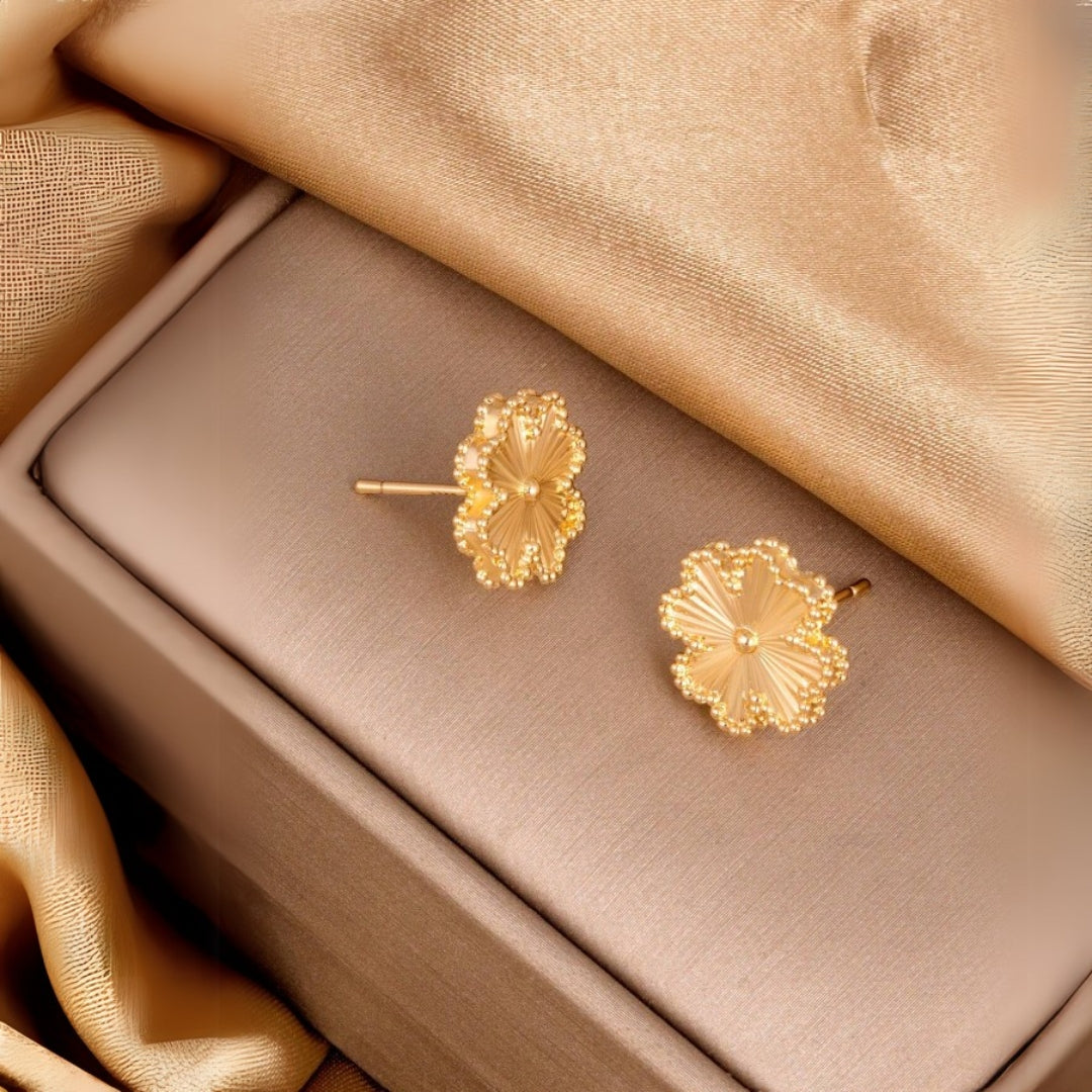 Ellie Studs