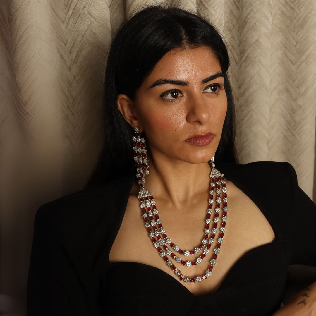 Inayaa Set (Necklace+ Earrings)