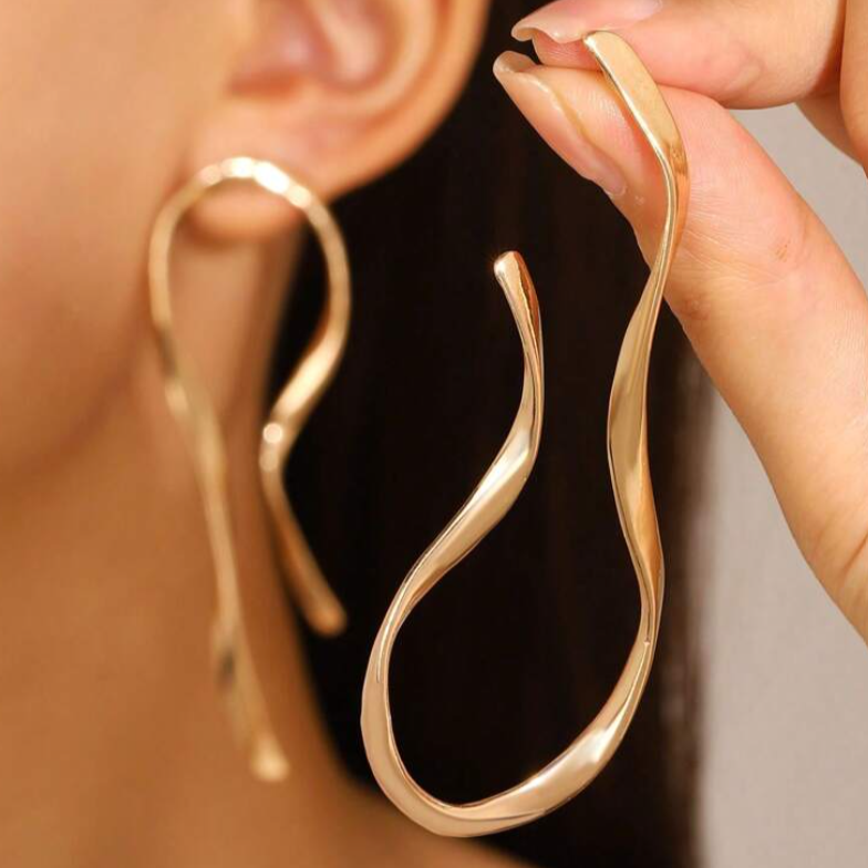 Nysaa Asymmetric Earrings