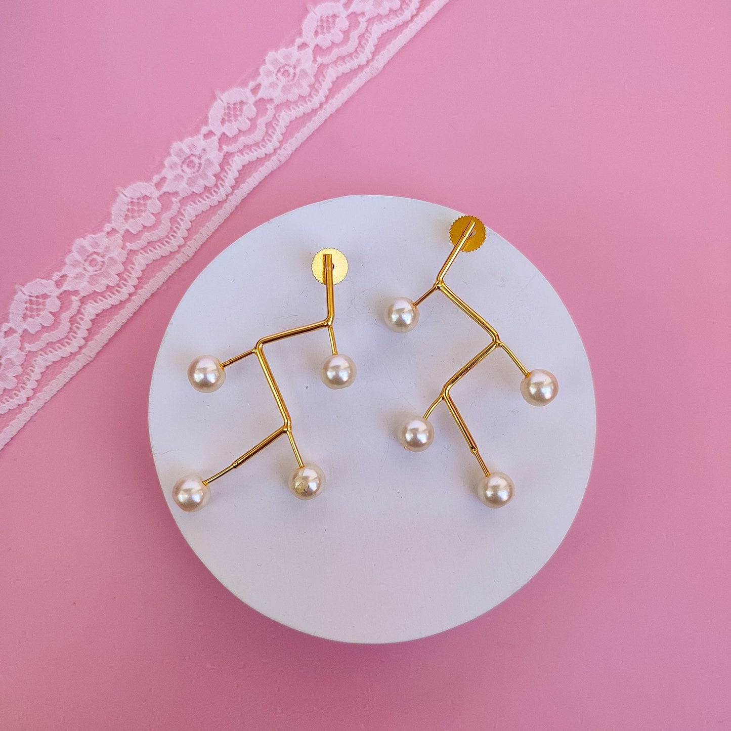 Victoria Pearl Earrings