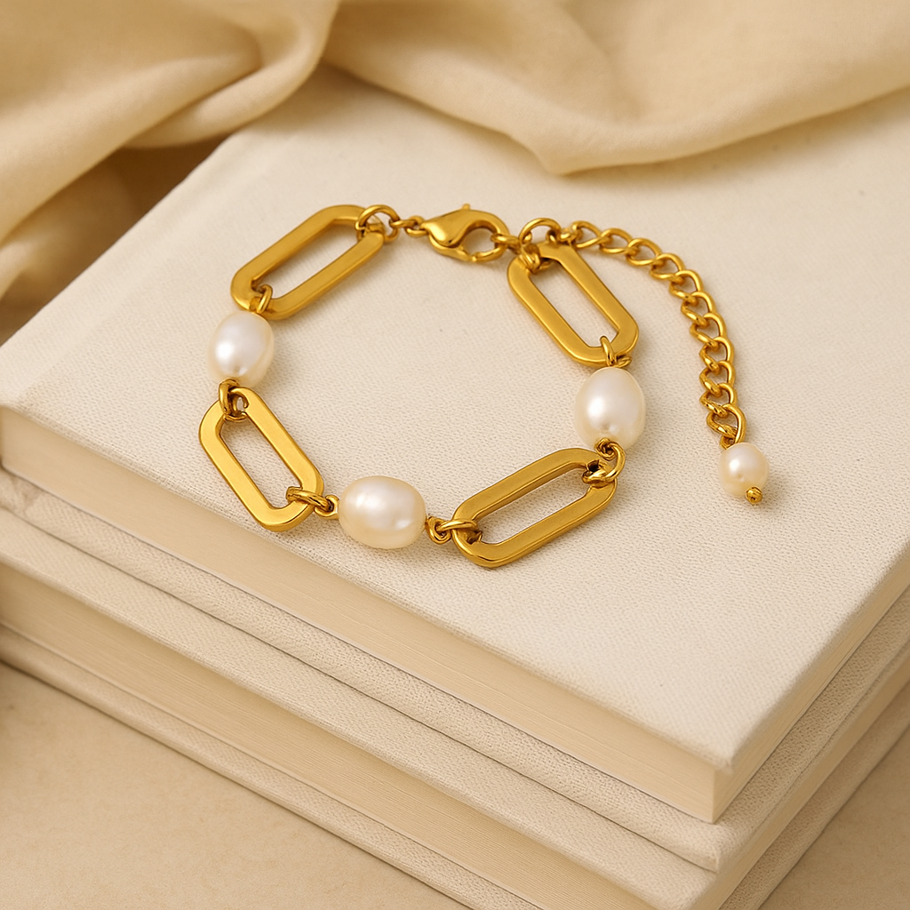 Eira Pearls Bracelet