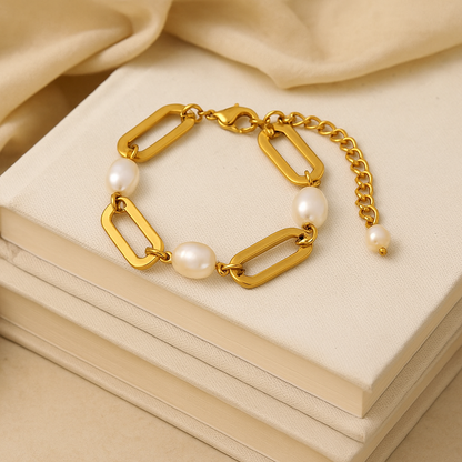 Eira Pearls Bracelet