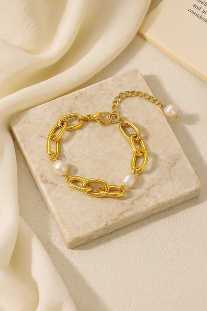 Eira Pearls Bracelet