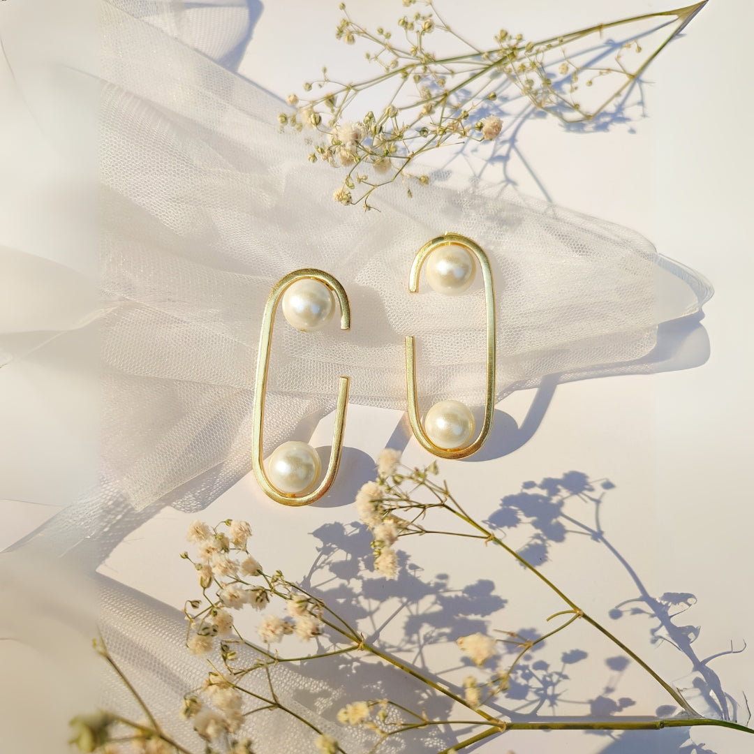 Sussane Pearl Earrings
