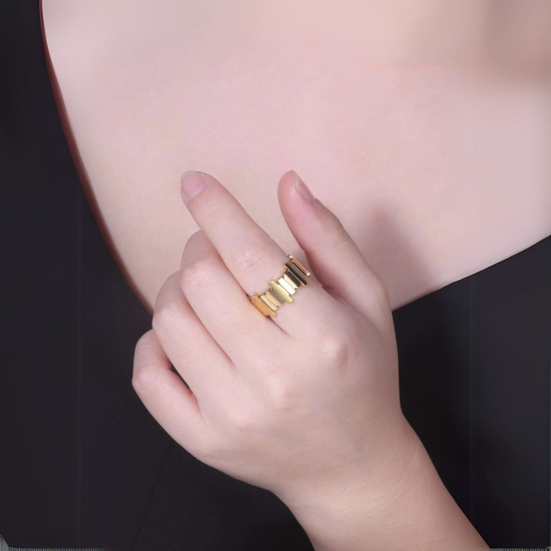 Irregular Geometric Ring