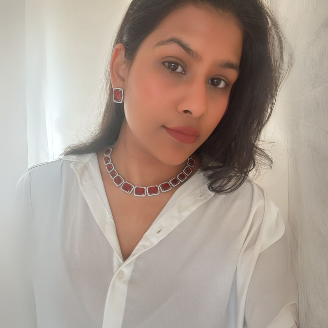 Maaia Set (Necklace with Earrings)