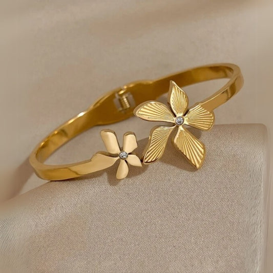 Madelyn Openable Bangle