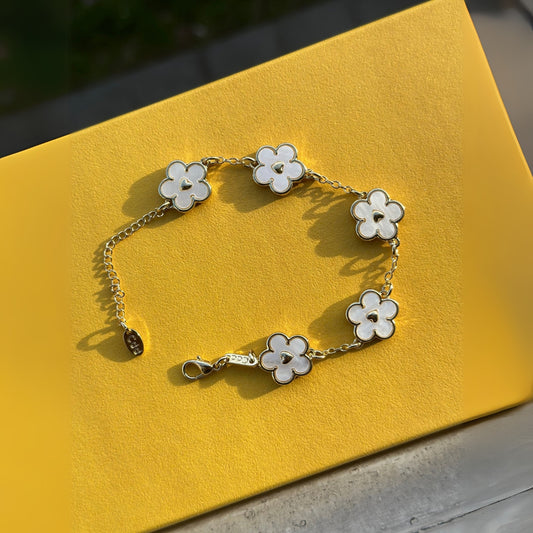 Clover White Bracelet